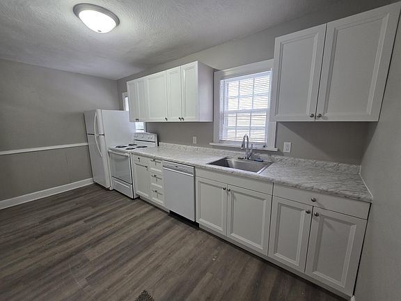 2nd image of 1504 N Summit Ave APT 1