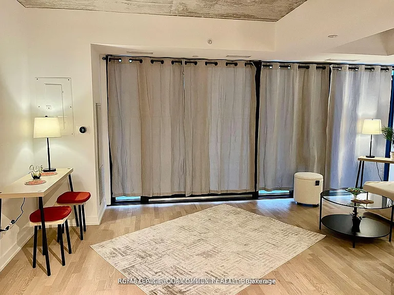 185 Roehampton Ave #409 — Photo 7