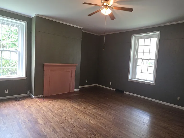 504 E Vine St — Photo 7