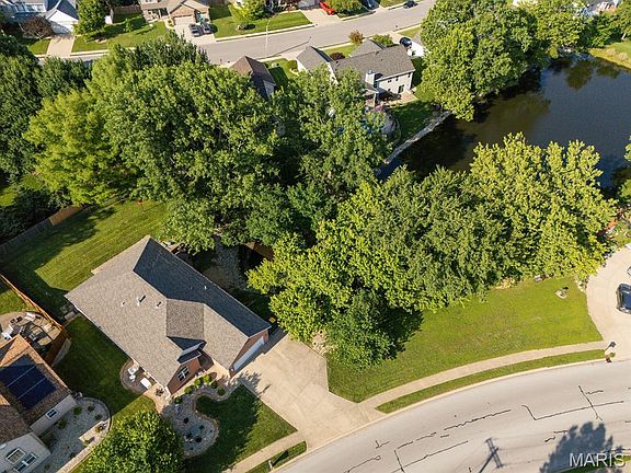 4th image of 210 Fairwood Hills Rd