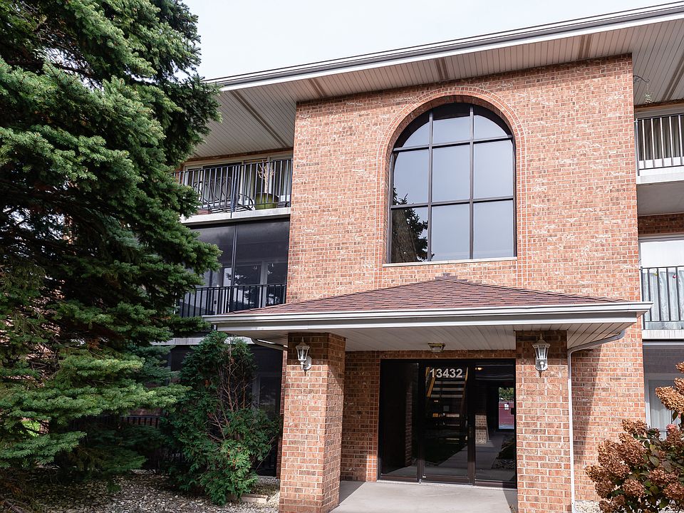 1st image of 4945 E Circle Dr #503