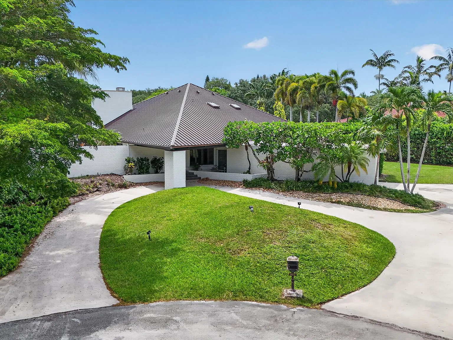 5 bed, 3889 sqft, $12,000 — Photo 1
