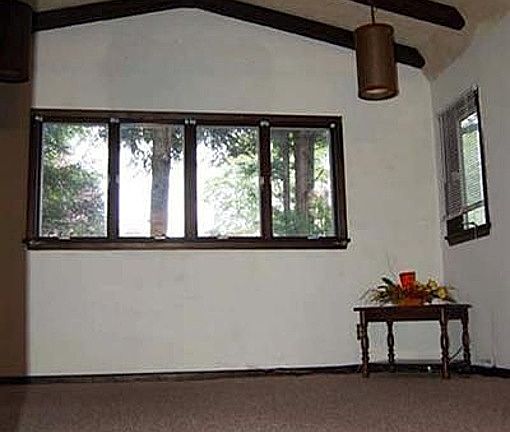 3rd image of 12 Parkview Dr