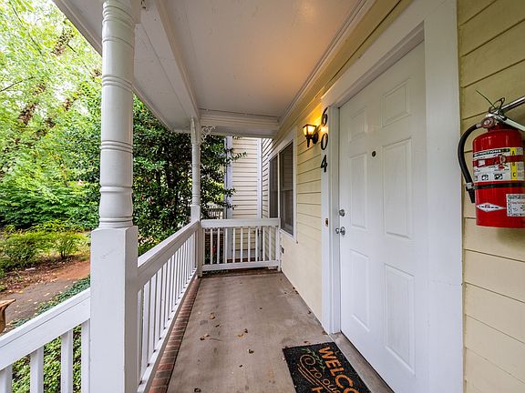 4th image of 604 Spring Garden St