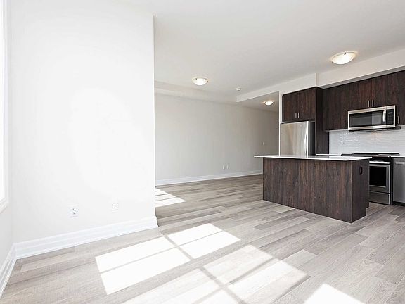 4th image of 652 Cricklewood Dr #204