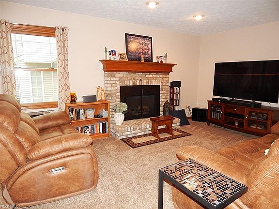 2nd image of 384 Ivanhoe Ave