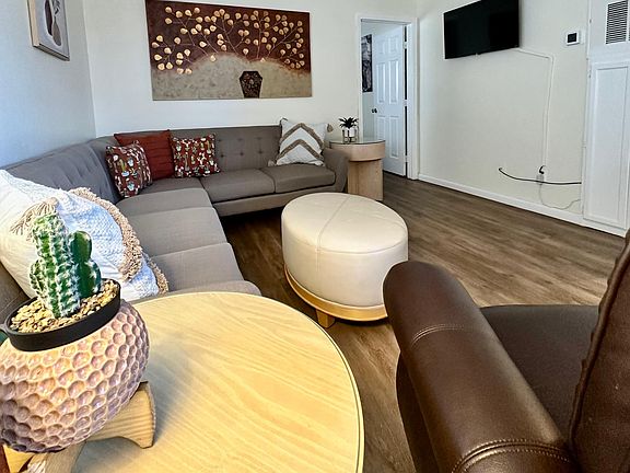 4th image of 2128 Petersham Ct #1