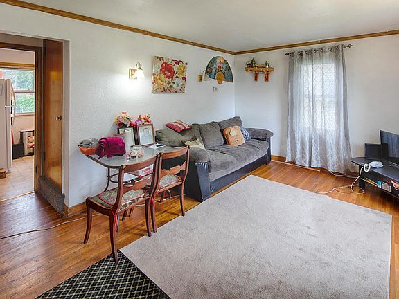 4th image of 4932 Aldrich Ave N