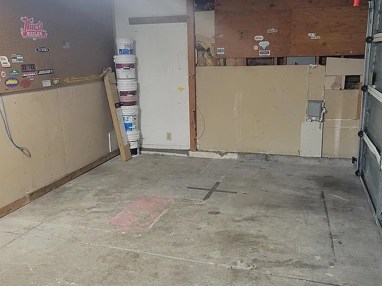 906 Coral Dr — Photo 21