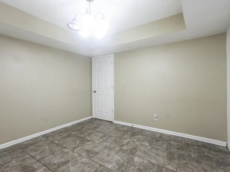 1112 Delray Dr — Photo 8