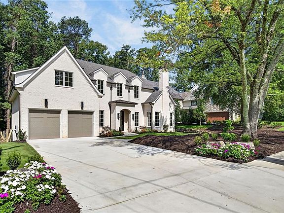 2nd image of 2896 Cravenridge Dr NE