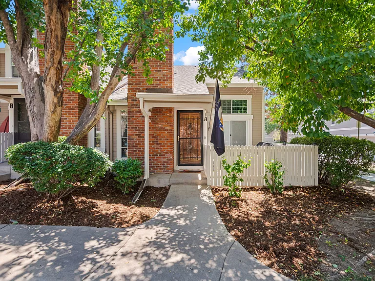 2877 W Long Cir — Photo 32