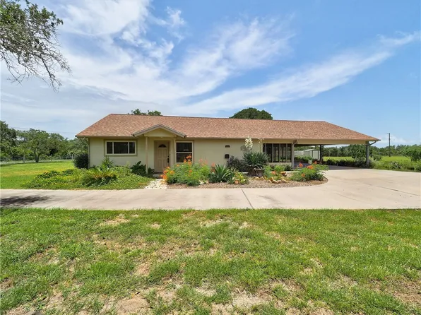 855 Jacoby Ln, Aransas Pass, TX 78336
