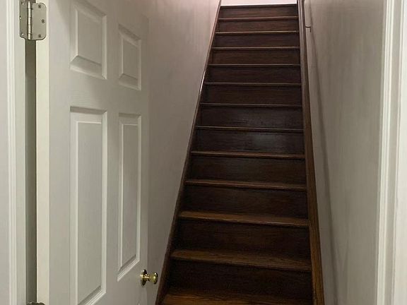 2nd image of 8208 Penelope Ave Floor 2