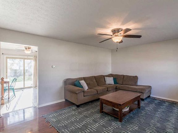 5th image of 548 Braxton Pl W