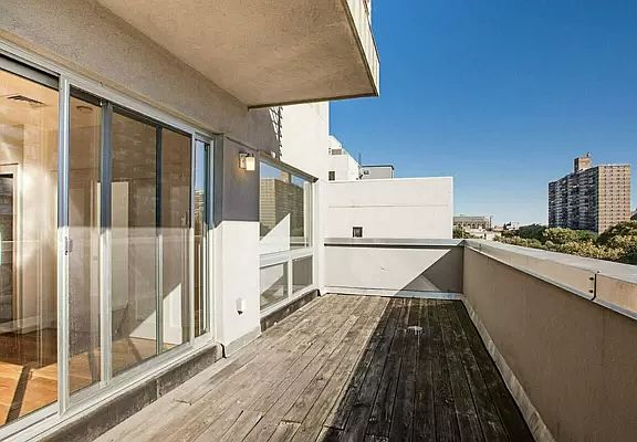 5th image of 25 Montrose Ave APT 606