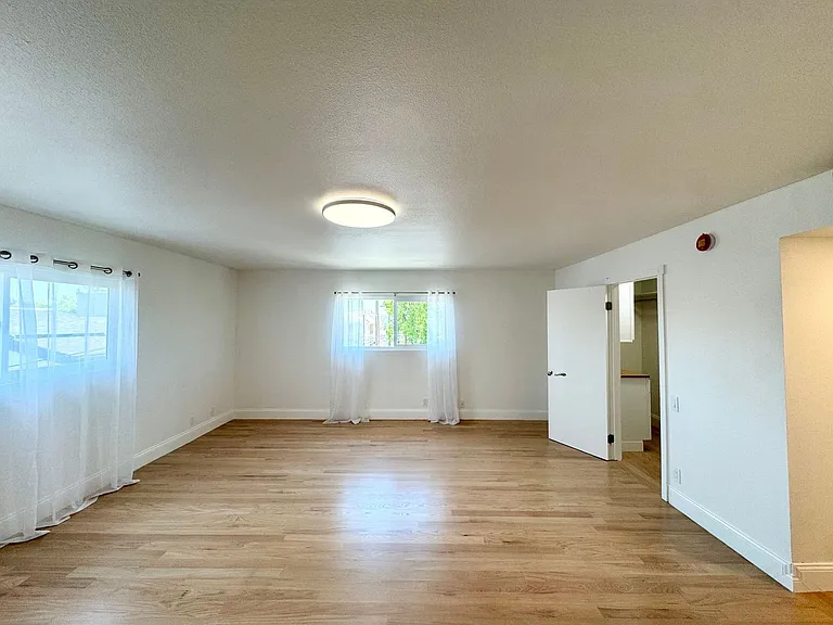 604 E Orange Grove Ave — Photo 52