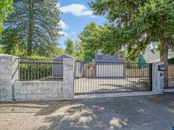 1859 State St, Salem, OR 97301