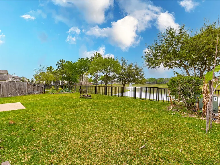 2201 Signal Hill Dr — Photo 42