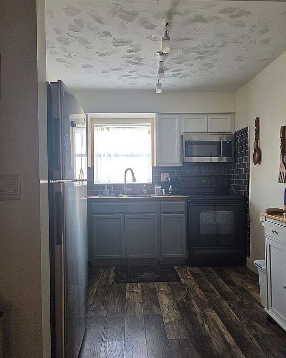 1st image of 2784 Dudley Dr E