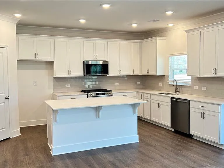2720 Westgate Park Dr — Photo 7