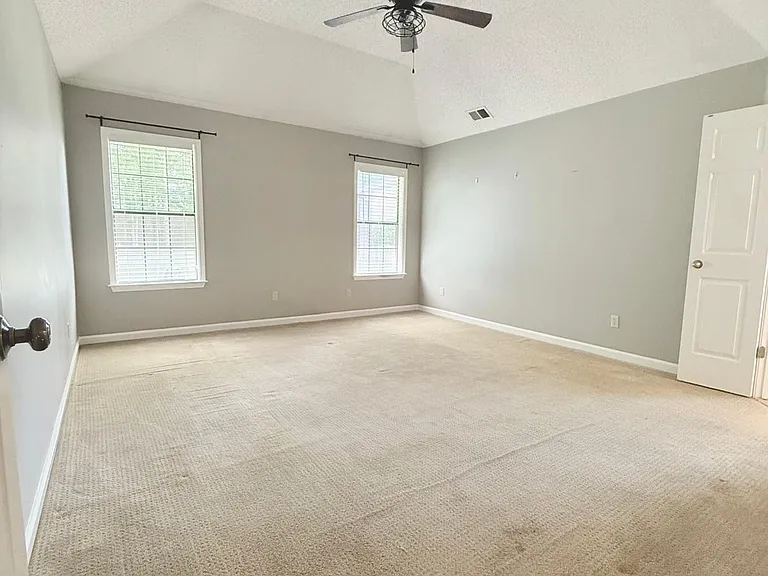 5008 Hare Crossing Cv — Photo 19