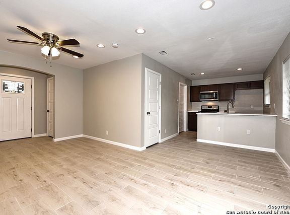 4th image of 6835 Cedarwood Ct