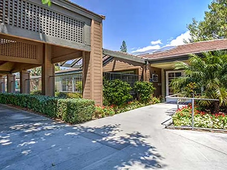 Waterstone Alta Loma Apartments — Photo 7