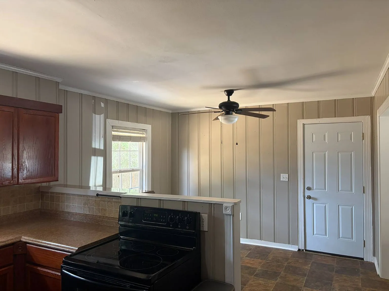 3 bed, 1.5 bath, 1269 sqft, $1,200 — Photo 4