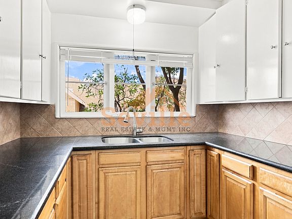 4th image of 1526 Arch St APT 3