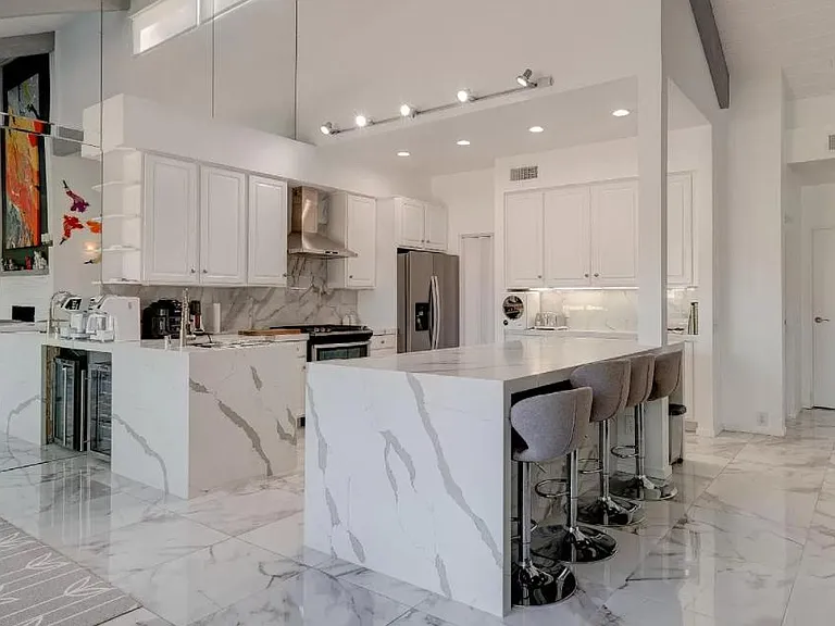 135 Desert West Dr — Photo 13