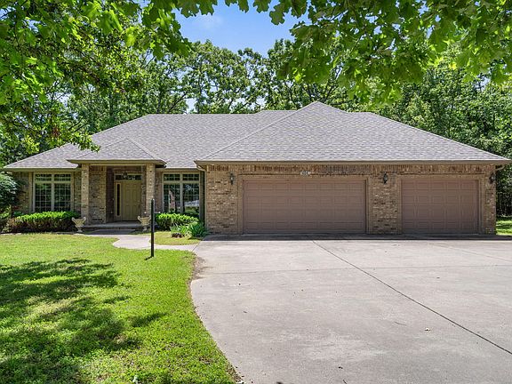 2nd image of 404 Millwood Drive
