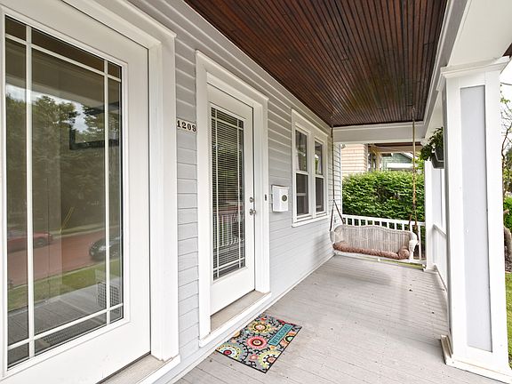 2nd image of 1209 Corbett St