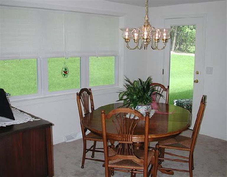 3rd image of 44 ROSE Lane