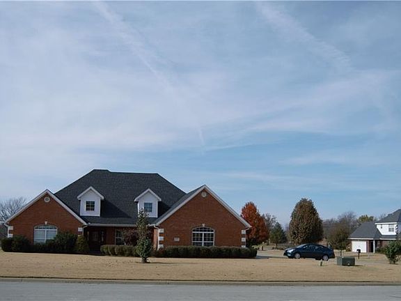 2nd image of 2383 Marylane Dr