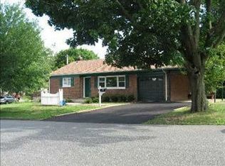 58 W 22nd St, Huntington Station, NY 11746