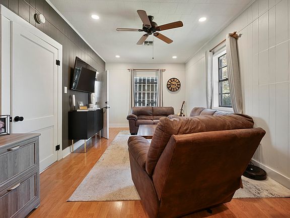 4th image of 719 Saint Charles St