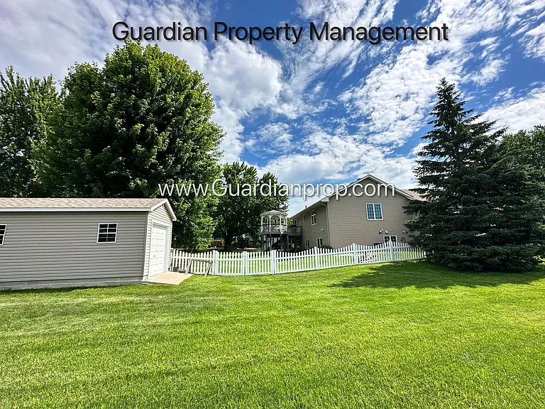 8841 Garland Ln N — Photo 14