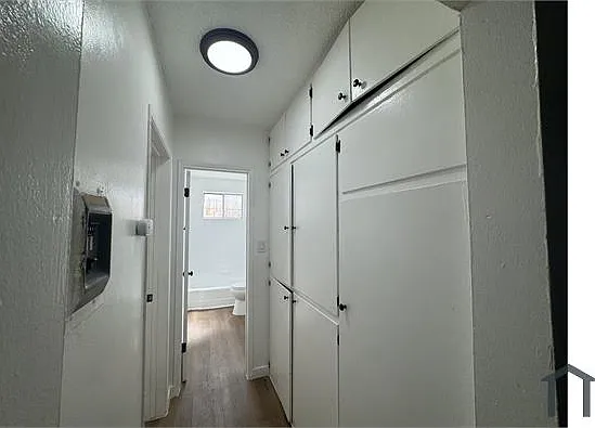 1358 W 37th St #2 — Photo 9