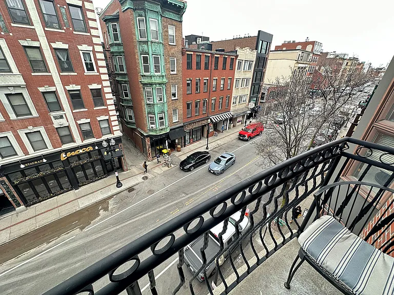 237 Hanover St #4B — Photo 8
