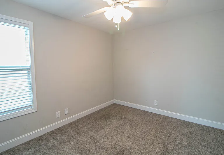 220 King Rd — Photo 10