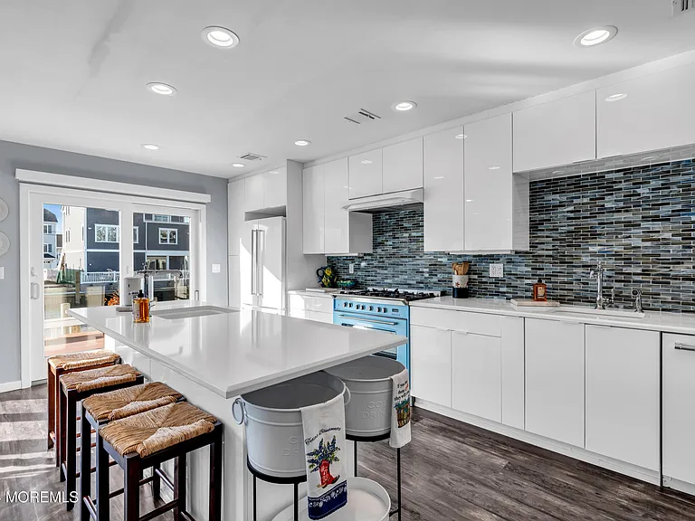 213 Hayes Ct — Photo 5
