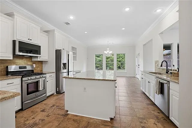 8929 Greenleaves Dr — Photo 7