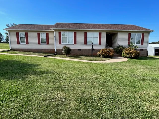 3 bed, 1853 sqft, $2,100 — Photo 1