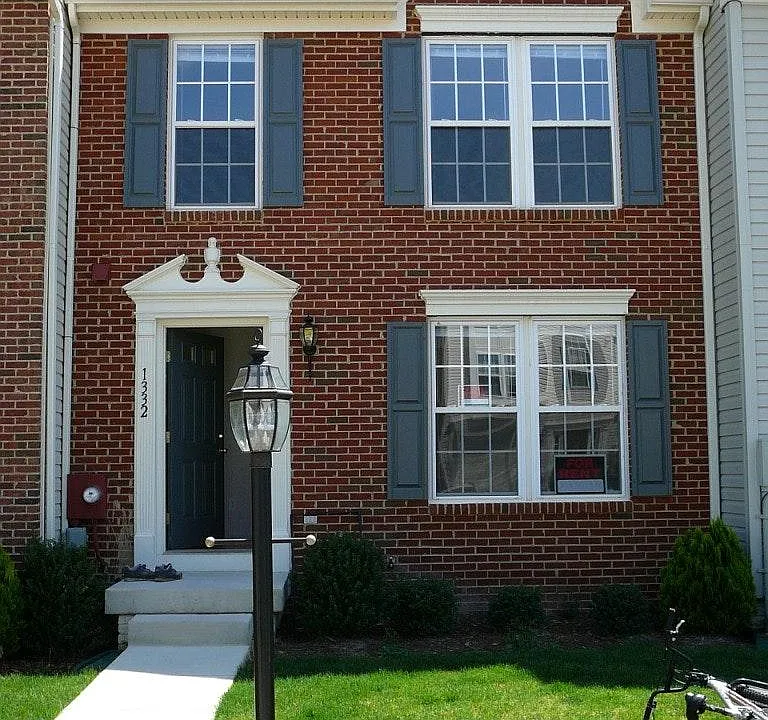 1332 Steed St