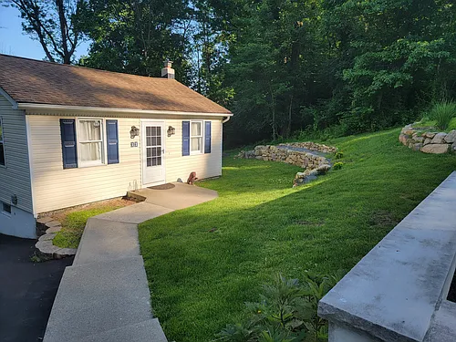 13 Frances Ave Photo 1