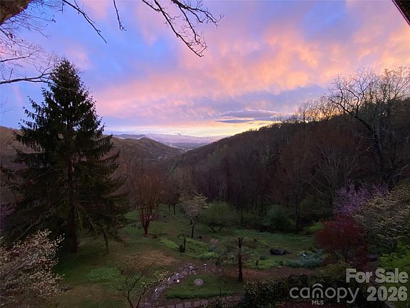 4th image of 811 Town Mountain Rd
