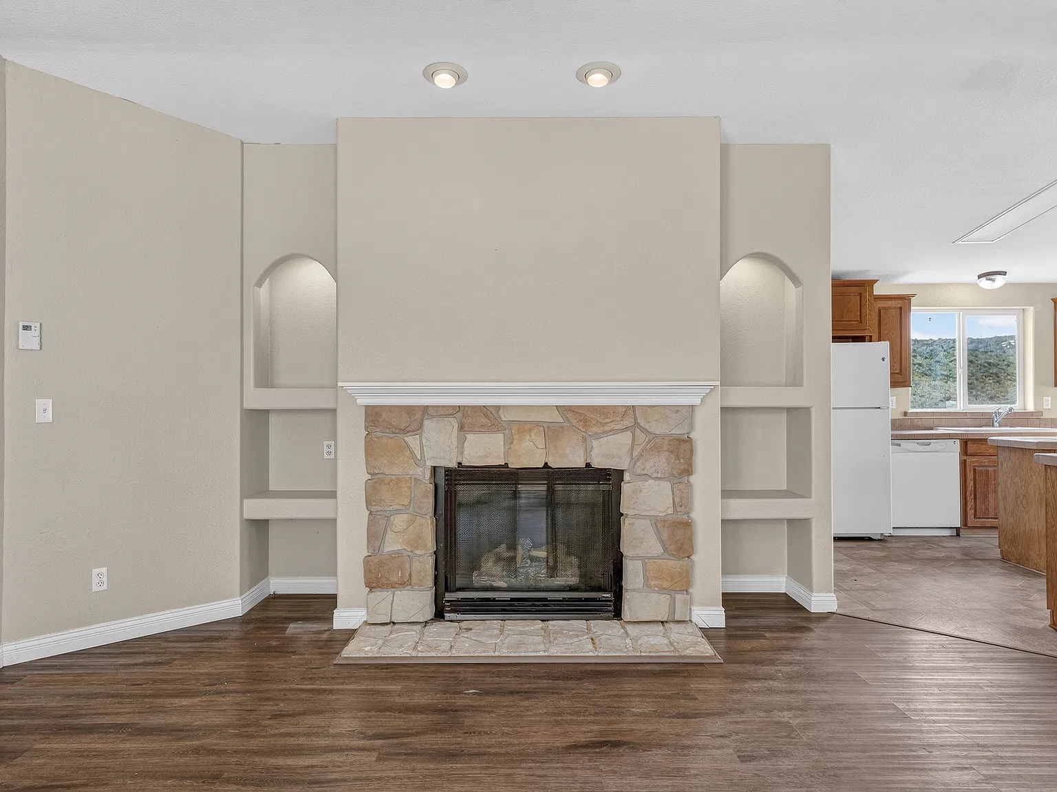 3 bed, 1560 sqft, $2,200 — Photo 4