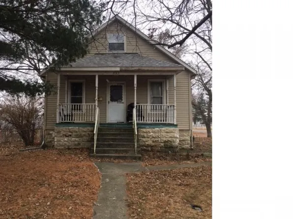 552 W Dean St, Virden, IL 62690