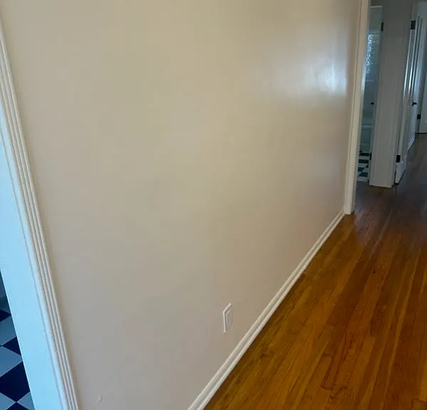 1814 N Hollywood Way #B — Photo 6